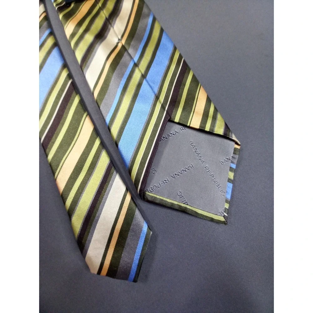 Banana Republic 100% Silk Striped Necktie Green Blue Olive‎ Gray Cream Mens Tie